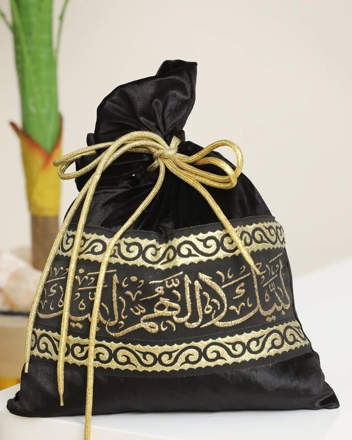 NARYA White 5-Piece Hajj & Umrah Set | Women's Hajj & Umrah Outfit